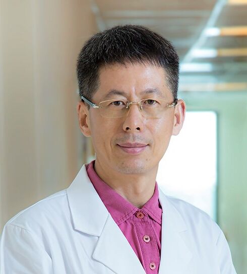 医生 泌尿科医生 Leung Pui
